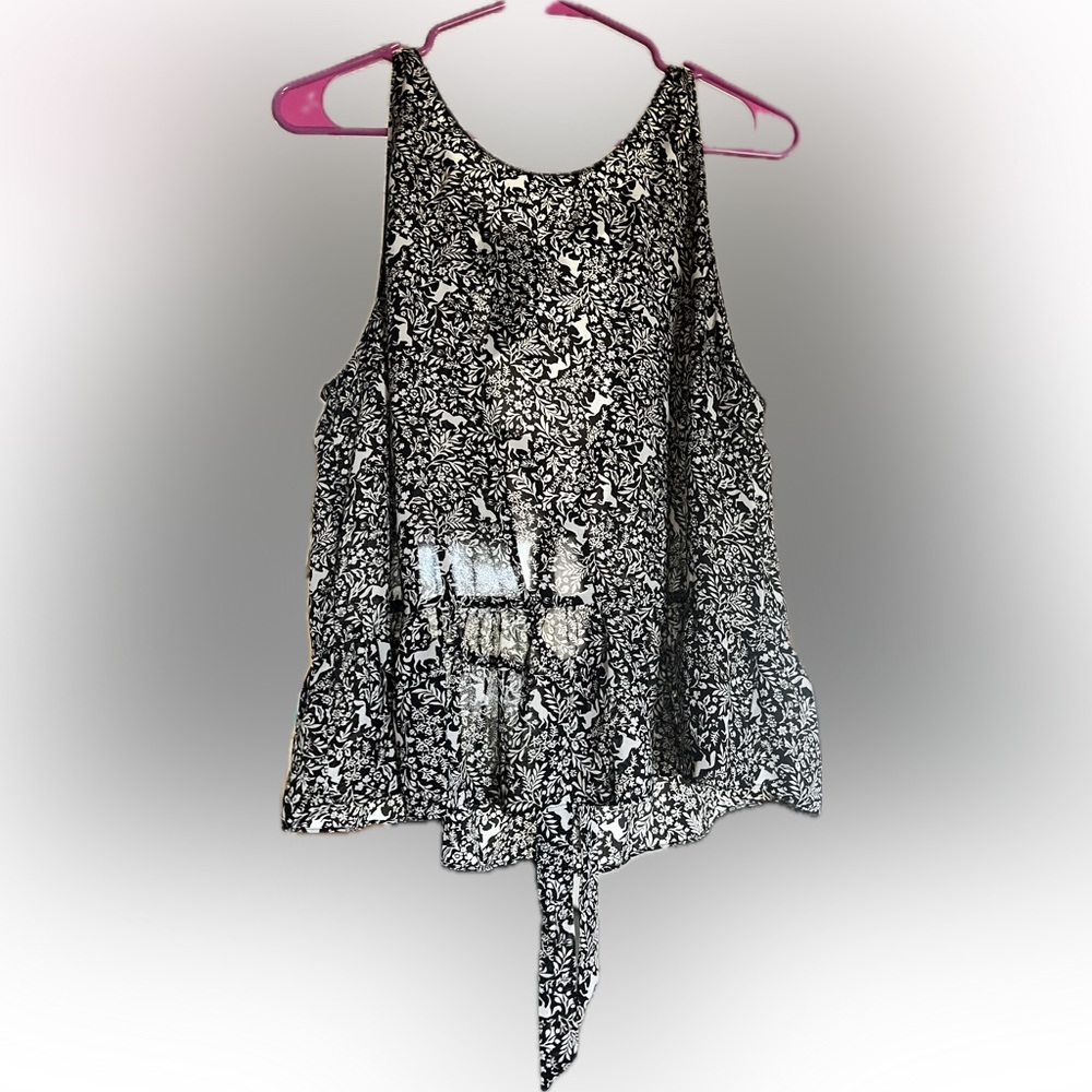 Black and White Floral Women's Top with 2 ties on back
